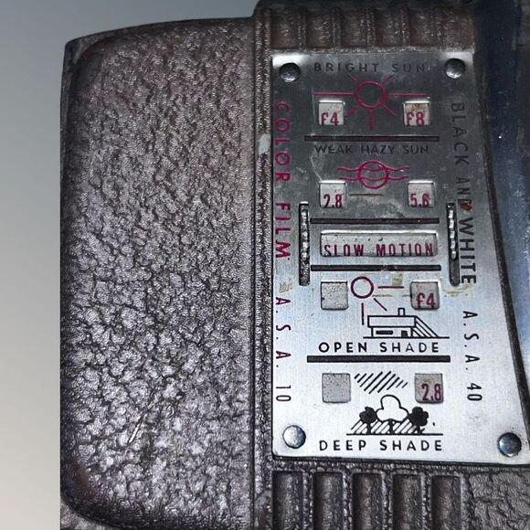 1950s Revere Eight Model 50 Super8 8MM Wind Driven Camera - Picture 2 of 12